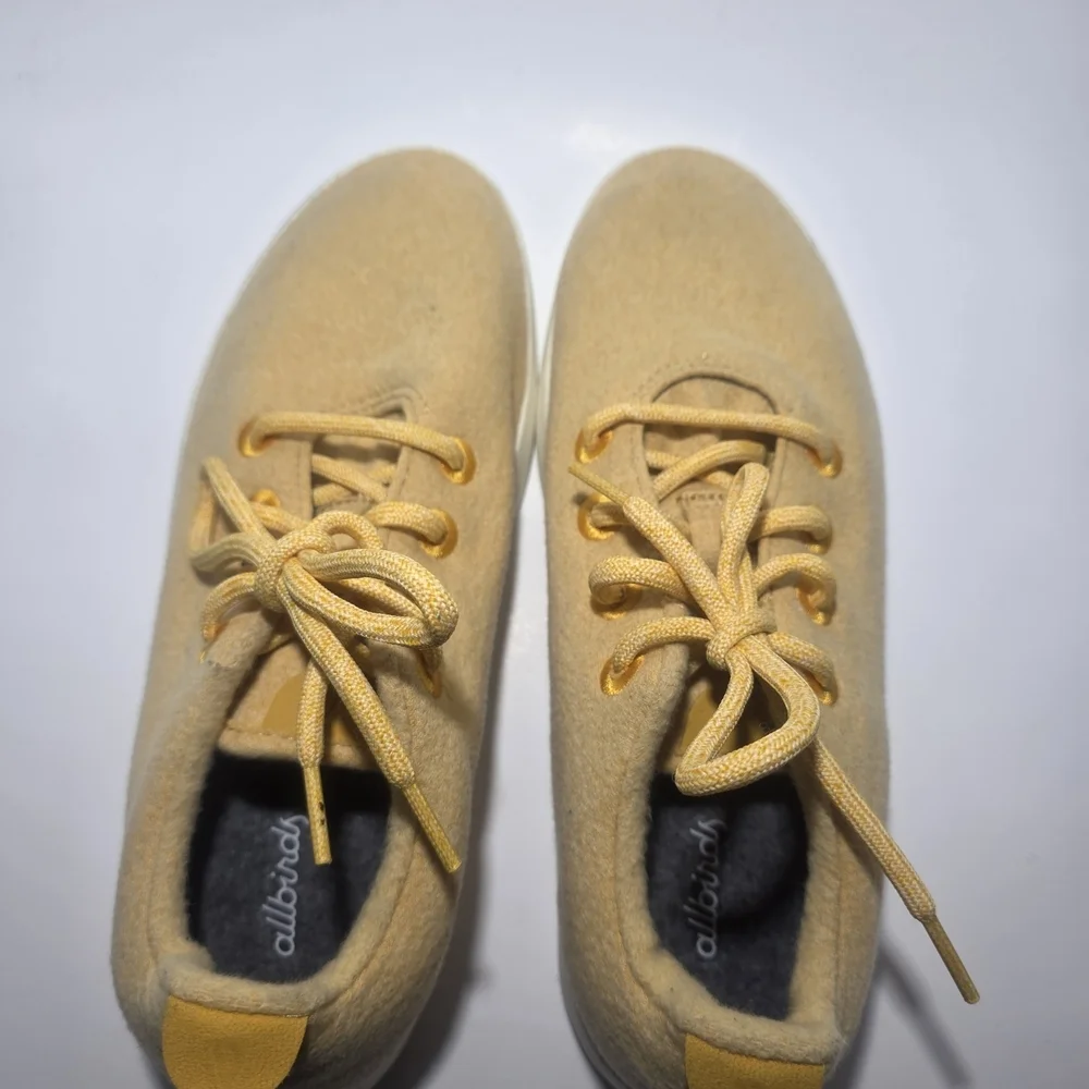 Allbirds Women’s Wool Runners Yellow Size 9 Lightweight Comfortable Sneakers